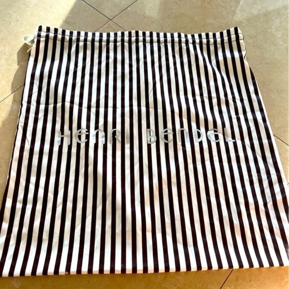 Henri Bendel-Dust Bag